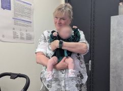ЧМТ и перелом: в каком состоянии семимесячная девочка после аварии в Харьковской области