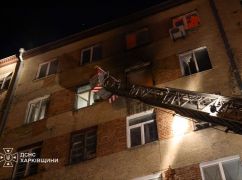 Пожар в Харькове: патрульные показали, как спасали женщин из задымленного дома