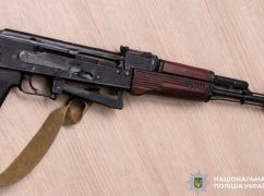 Автомат, гранаты и тысяча патронов: в Харьковской области задержали торговца оружием