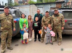 На Харківщині "Білі Янголи" уночі вивезли із-під обстрілів чотирьох дітей