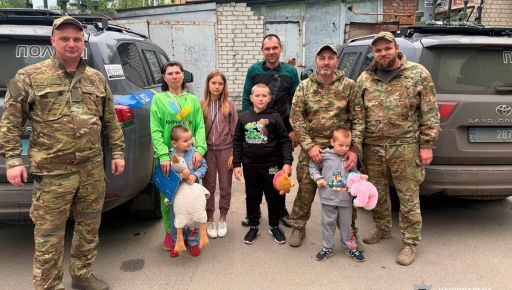 В Харьковской области "Белые Ангелы" ночью вывезли из-под обстрелов четырех детей