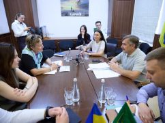 Российские атаки повредили в Харькове около 3 тысяч объектов бизнеса