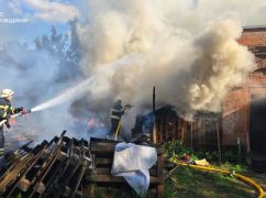 В Харькове горел недостроенный храм: кадры пожара