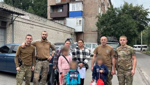 В Харьковской области "Белые Ангелы" эвакуировали семью с четырьмя детьми
