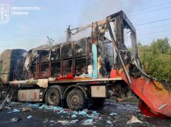 Російський дрон влучив у поштову вантажівку на Харківщині: постраждав водій
