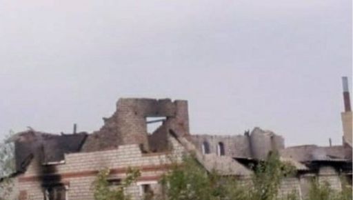 Російська "Молнія" знищила будинок на Харківщині: кадри руйнувань