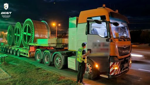 На Харківщині зупинили MAN із негабаритним вантажем: кому загрожує 102 тис. грн штрафу