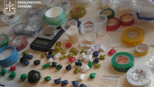 Амфетамін, PVP і мефедрон: у Харкові судитимуть жінку, яка працювала на наркошоп