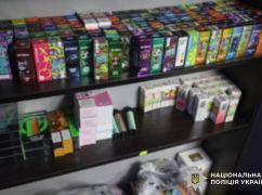В Харькове разоблачили сеть по продаже контрафактных вейпов: изъято продукции на сумму почти 1 млн грн