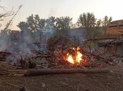 В Харьковской области российская бомба повредила три частных дома: кадры разрушений