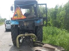 У Балаклії трактор наїхав на міну: постраждав водій