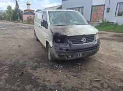 Російський FPV-дрон ударив по Харківщині: пошкоджені магазин і машина