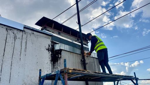 У Харкові показали, як відновлюють пошкоджену росіянами багатоповерхівку