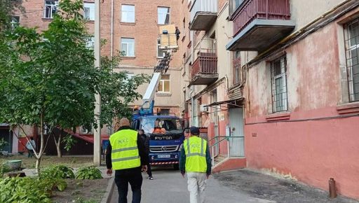 У Харкові тривають роботи після російської авіаатаки: пошкоджені понад 40 багатоповерхівок