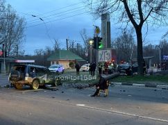 Смертельное ДТП в Харькове: пешехода убило столбом