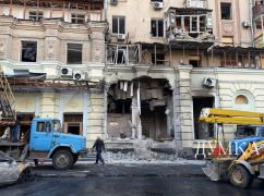 Ракетный удар по центру Харькова: как выглядит место попадания утром