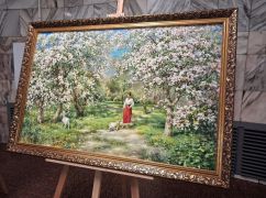 У харківському метро відкрили виставку картин з Ізюмщини, що пережили окупацію