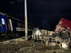 Полиция раскрыла обстоятельства аварии поезда и грузовика в Харьковской области