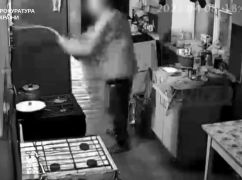 У Харкові чоловік хотів живцем спалити сусідку: що вирішив суд