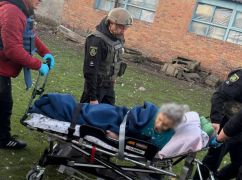 В Харьковской области эвакуировали женщину, которая получила инсульт после российского обстрела