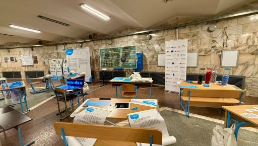 В харьковском метро открыли уникальную выставку о детях войны