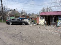 В Харьковской области российский дрон попал в дорогу: кадры последствий