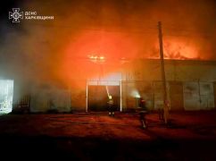 Обстрел сельхозпредприятия в Харьковской области: спасатели показали, как тушили пожар