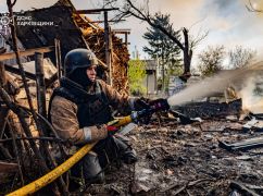 Рятувальники показали наслідки атаки російського БПЛА у Харкові