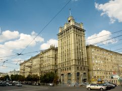 Харків радиться з УІНП щодо зняття радянського символу з "Будинку зі шпилем”