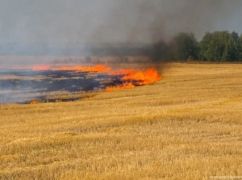 На Харківщині окупанти обстрілом підпалили поле пшениці – ДСНС