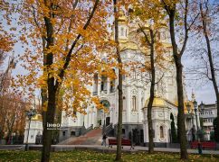 Осіннє тепло затримається: прогноз погоди на 25 жовтня у Харківській області