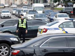 В Харьковской области водитель наехал на полицейского во время проверки документов