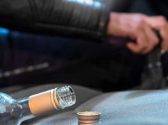 У Харкові п'яний водій пропонував патрульним $200 хабаря