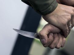 Ножовое нападение в Чугуеве: пострадавшего с тяжелыми ранениями спасли полицейские