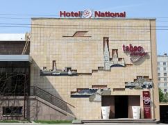 Готель Кернеса ігнорує вимоги демонтувати Кремль у центрі Харкова