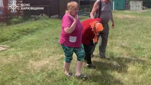 В Волчанской громаде спасатели показали эвакуацию пожилых людей