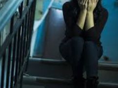 В Харькове пьяный мужчина выгнал жену с ребенком на улицу
