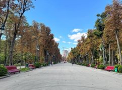 Обстріли Центрального парку Харкова: чому бронзові фігури залишаться пошкодженими