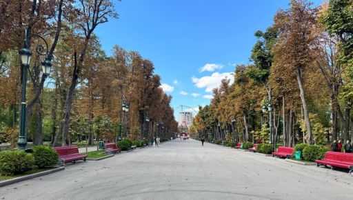 Обстріли Центрального парку Харкова: чому бронзові фігури залишаться пошкодженими
