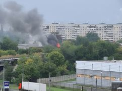 В Харькове в гараже загорелся автомобиль