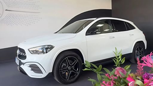 Харківська тенісистка Світоліна подарувала татові авто преміумкласу (ФОТОФАКТ)