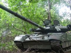 В Харьковской области Железная бригада выжгла укрытия и боевиков РФ: кадры с передовой