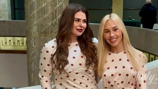 Харьковская солистка группы KAZKA и Квитко пришли на премьеру фильма в одинаковых платьях