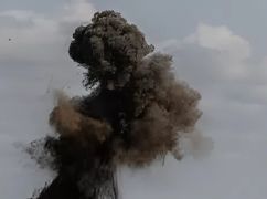 У Харкові рятувальники гасять пожежу після удару російського БПЛА: що відомо