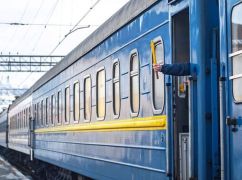 Поїзди з Харкова тимчасово їдуть об&rsquo;їзними маршрутами: є затримки