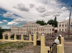 На один вуз меньше: Харьковский университет искусств поглощает академию культуры (ДОКУМЕНТ)