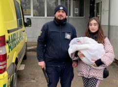 На Харьковщине у родителей изъяли маленького ребенка