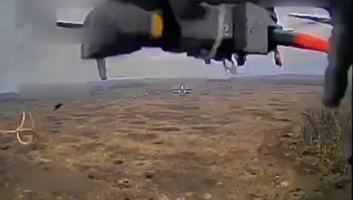 Прикордонники показали, як росіяни тікають від дронів на Харківщині: кадри з Вовчанського напрямку