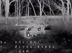 На Харківщині прикордонники спалили танк росіян: кадри ліквідації