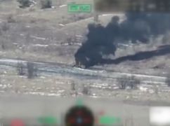 В Харьковской области пограничники сожгли три машины и артиллерию россиян: видео с передовой